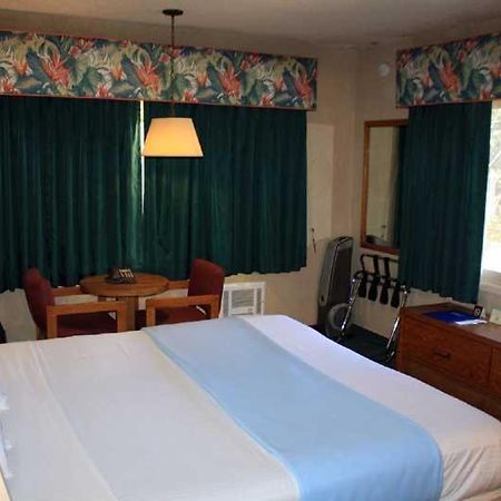 Cabrillo Inn At The Beach سانتا باربارا المظهر الخارجي الصورة